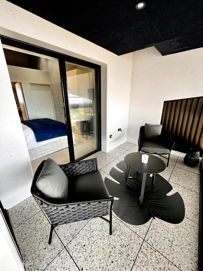 Suite 28 Treilles المظهر الخارجي الصورة